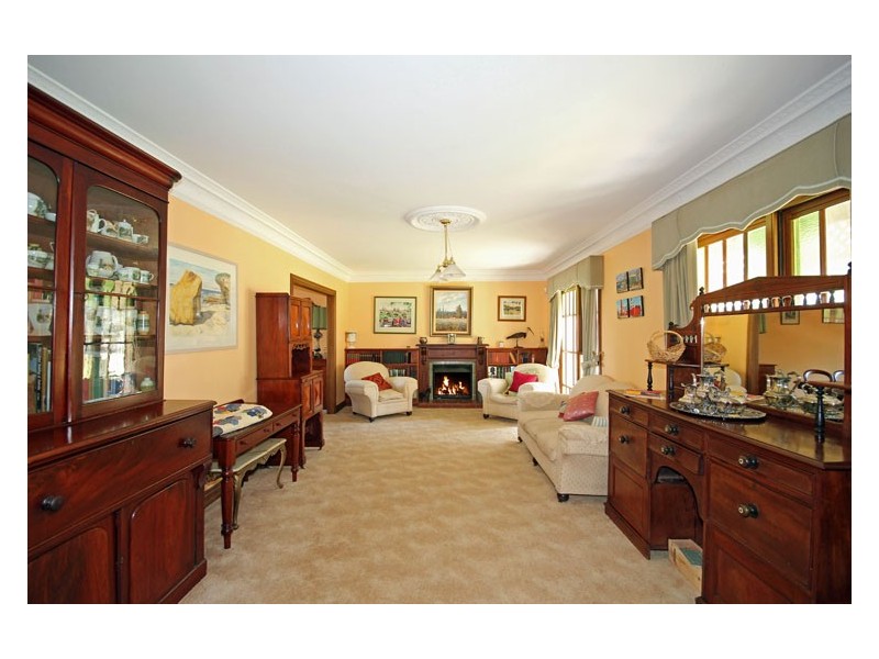 219 Donalds Range Road, Razorback NSW 2571