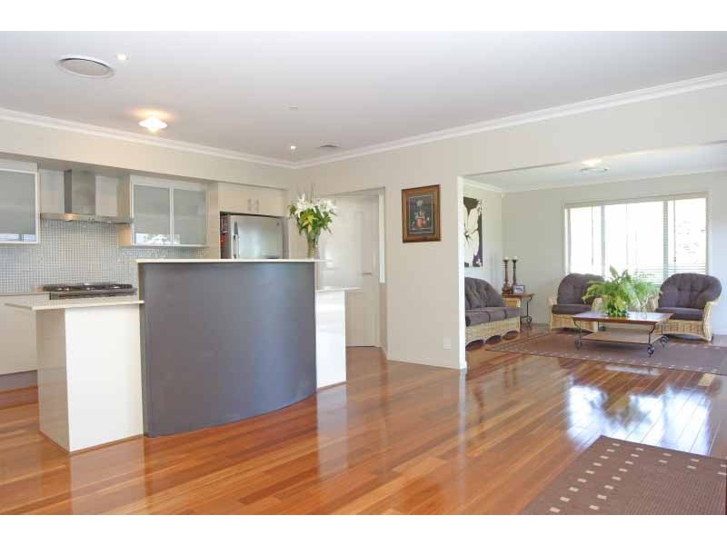 8 Jackey Drive, Camden Park NSW 2570