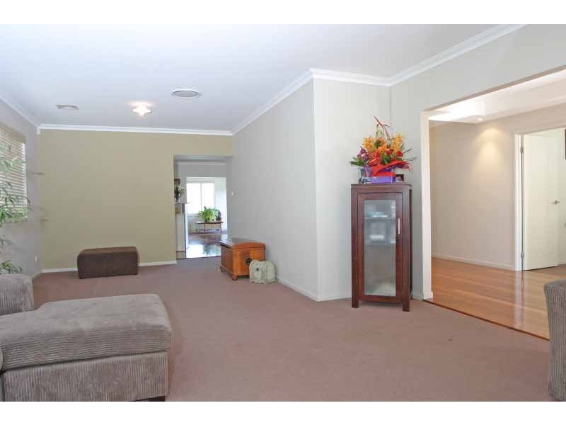 8 Jackey Drive, Camden Park NSW 2570