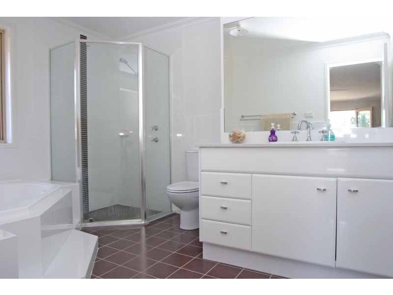 8 Jackey Drive, Camden Park NSW 2570