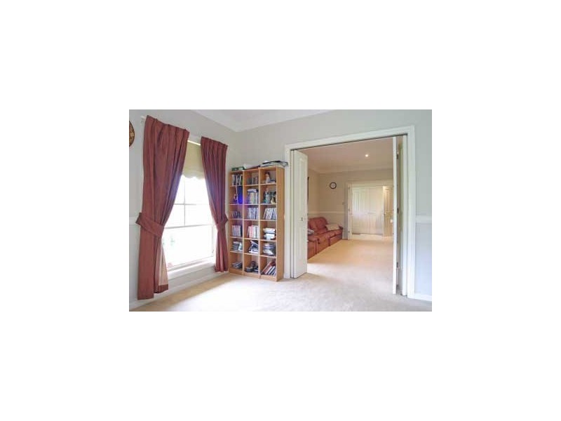 45 Benwerrin Crescent, Grasmere NSW 2570