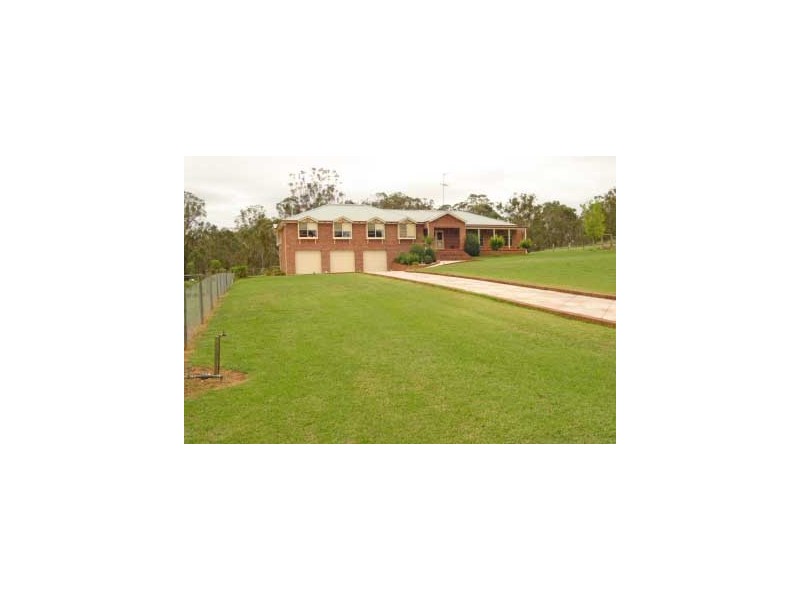 45 Benwerrin Crescent, Grasmere NSW 2570