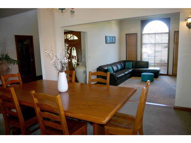 35 Nepean Towers Avenue, Glen Alpine NSW 2560