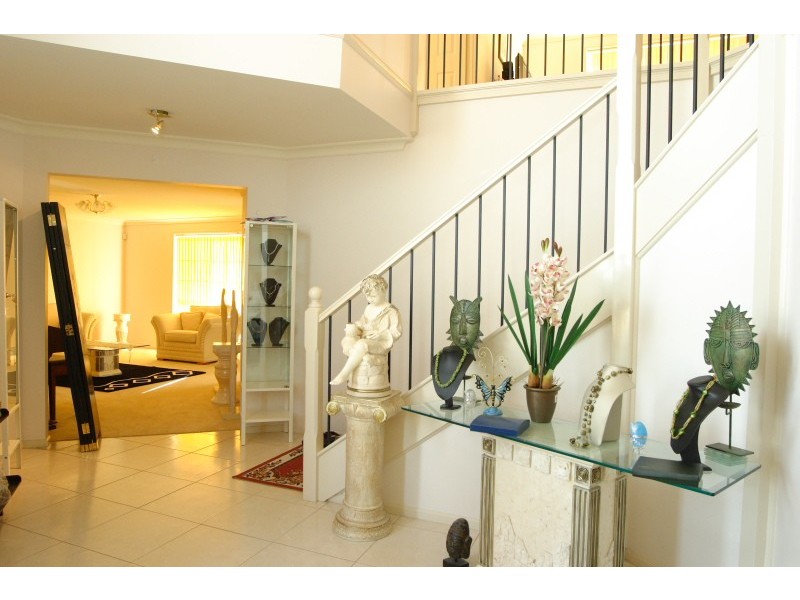 6 Hebrides Avenue, Macquarie Links NSW 2565