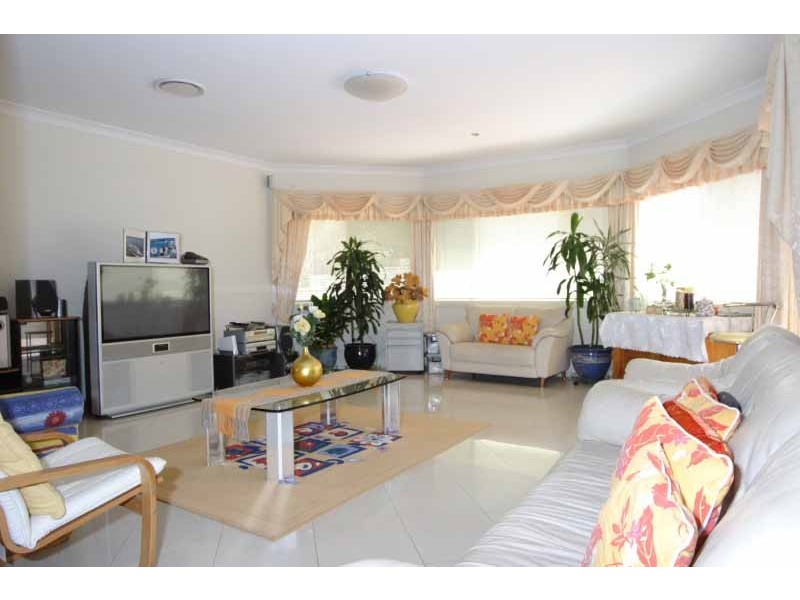 5 Rebellion Place, Macquarie Links NSW 2565