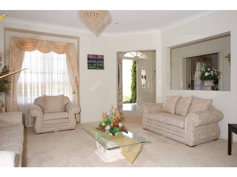 5 Rebellion Place, Macquarie Links NSW 2565