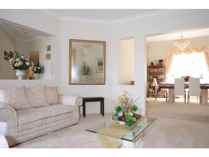 5 Rebellion Place, Macquarie Links NSW 2565