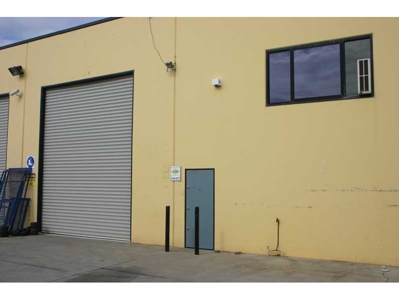 4/3 Samantha Place, Smeaton Grange NSW 2567