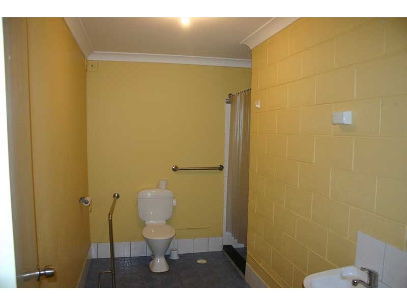 4/3 Samantha Place, Smeaton Grange NSW 2567