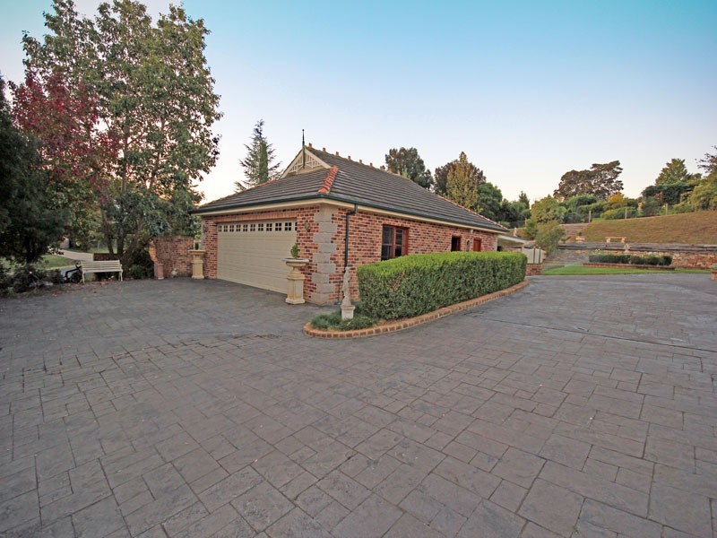 14  Camelot Close, Kirkham NSW 2570