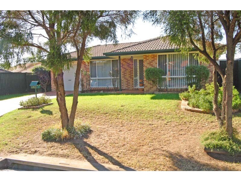 6 French Place, Currans Hill NSW 2567