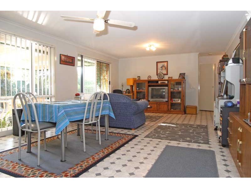 6 French Place, Currans Hill NSW 2567