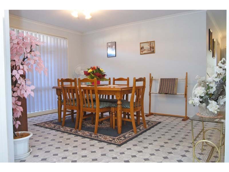 6 French Place, Currans Hill NSW 2567