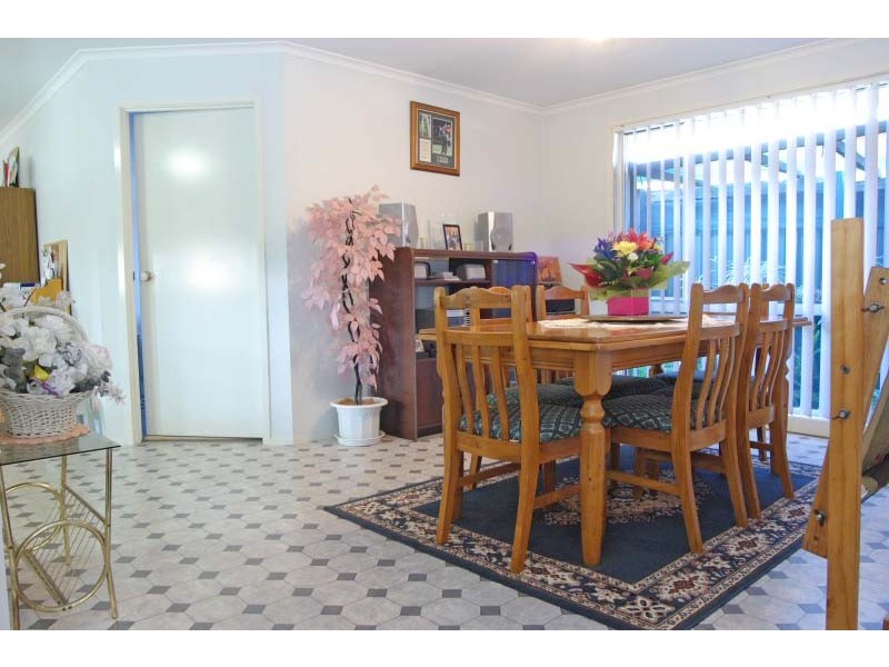 6 French Place, Currans Hill NSW 2567