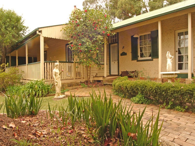 6 Britton Close, Elderslie NSW 2570