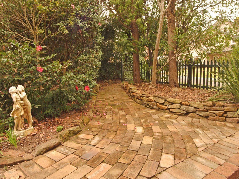 6 Britton Close, Elderslie NSW 2570