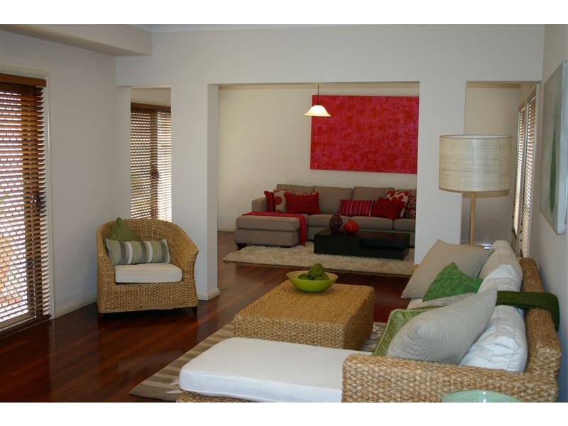 2  Laird Court, Macquarie Links NSW 2565