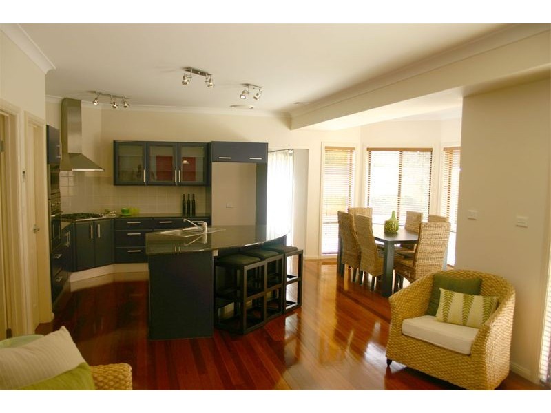 2  Laird Court, Macquarie Links NSW 2565