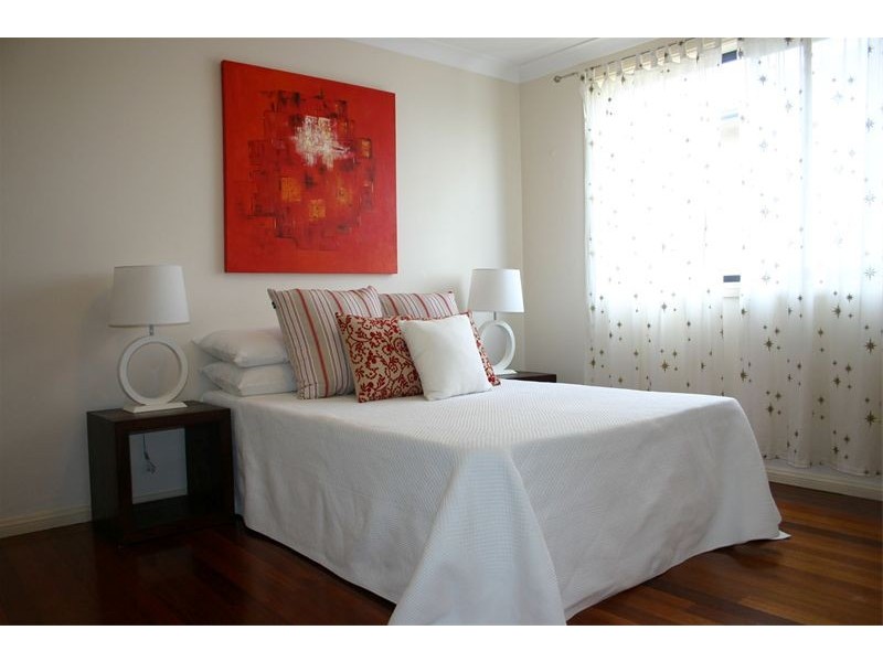 2  Laird Court, Macquarie Links NSW 2565