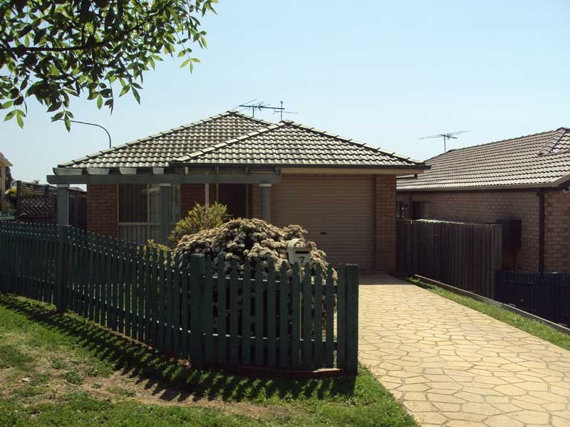 7 Brookview St, Currans Hill NSW 2567