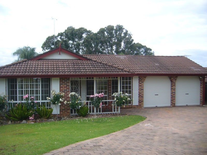 61 Southdown Road, Elderslie NSW 2570