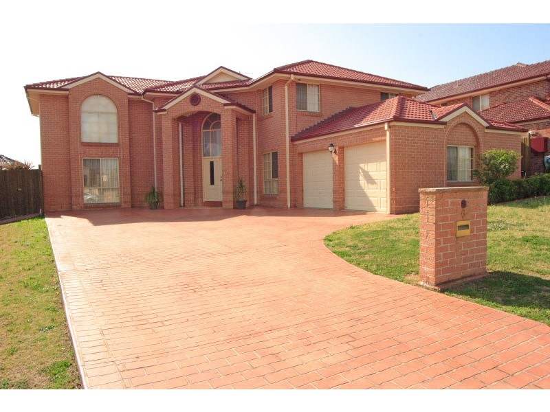 6 Hebrides Avenue, Macquarie Links NSW 2565