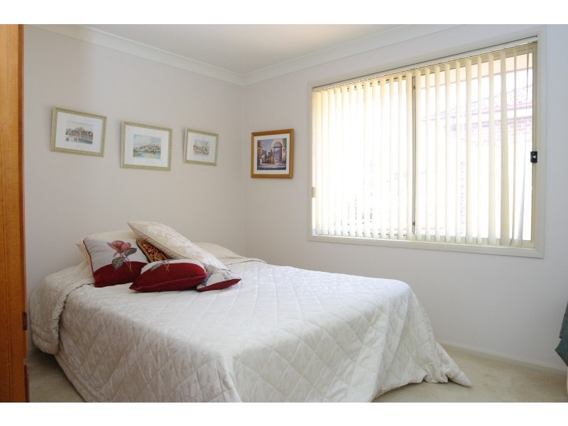 6 Hebrides Avenue, Macquarie Links NSW 2565