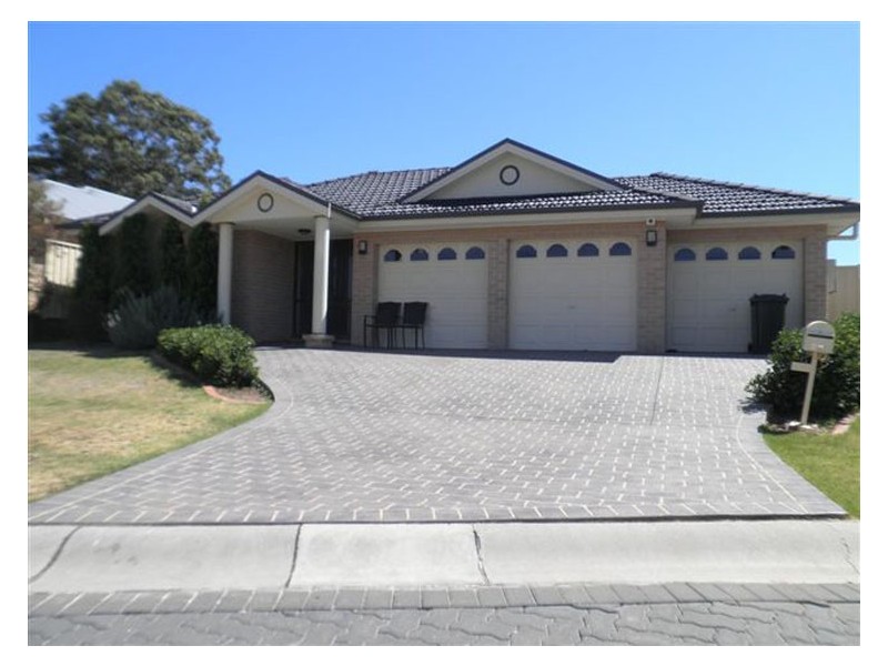 28 Oatley Circuit, Harrington Park NSW 2567