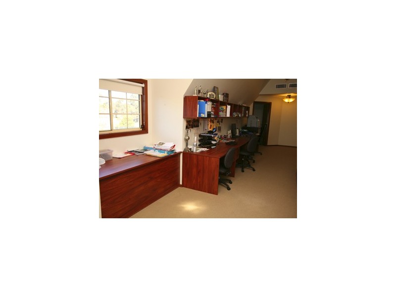 80  Kelvin Park Drive, Bringelly NSW 2556