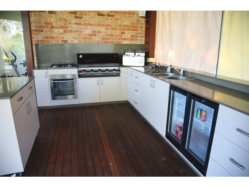 80  Kelvin Park Drive, Bringelly NSW 2556