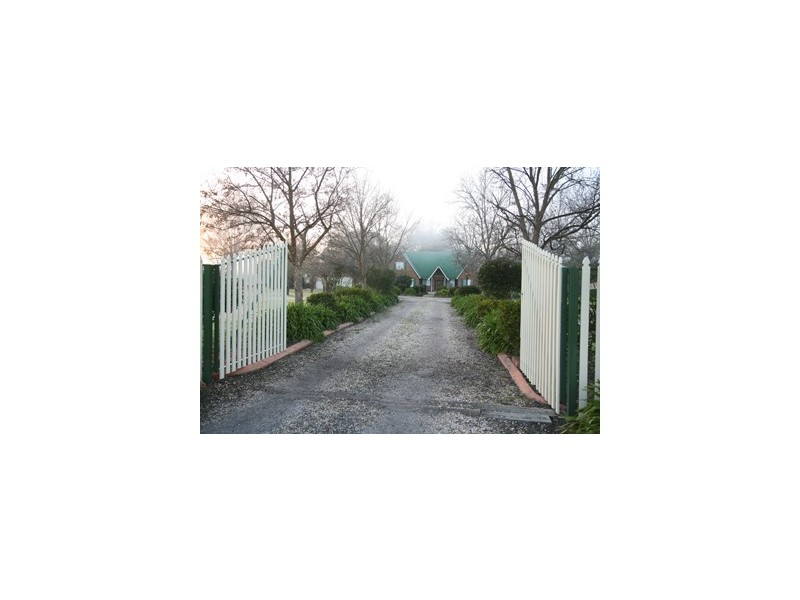 80  Kelvin Park Drive, Bringelly NSW 2556