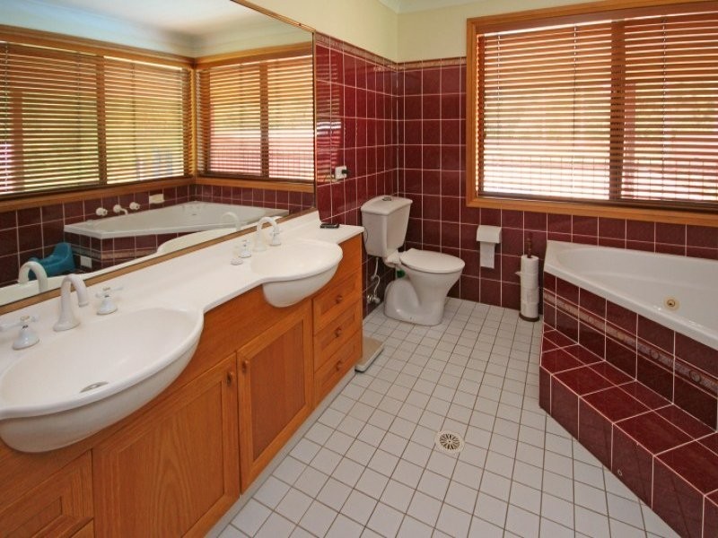 25 Smalls Road, Grasmere NSW 2570