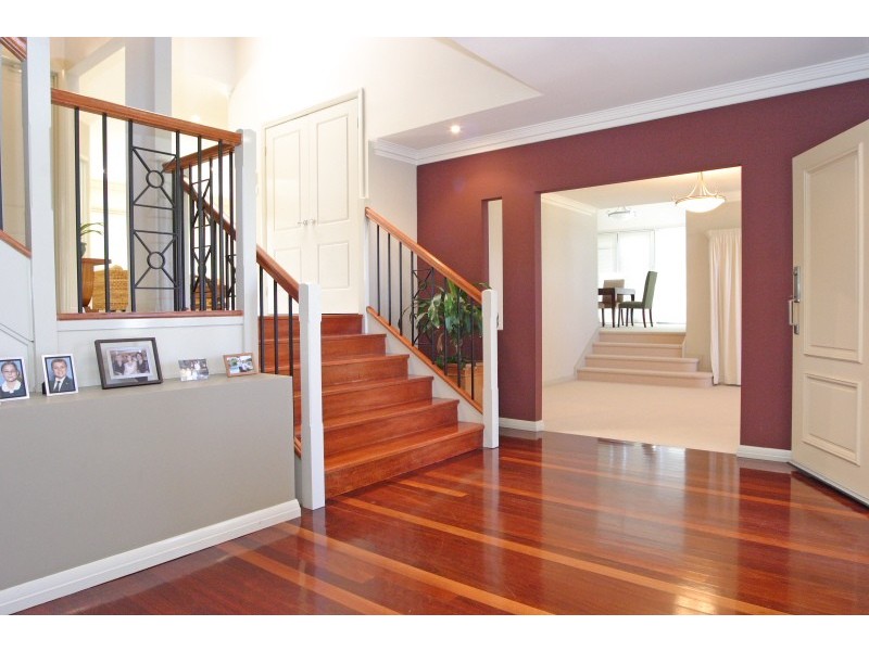37 Strathwallen Close, Macquarie Links NSW 2565