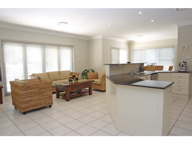 37 Strathwallen Close, Macquarie Links NSW 2565