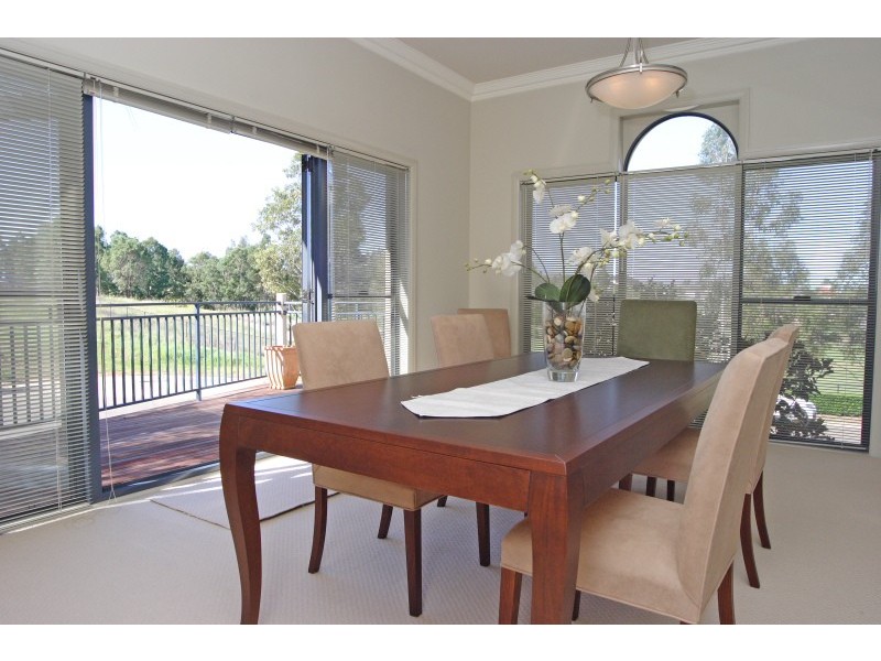 37 Strathwallen Close, Macquarie Links NSW 2565