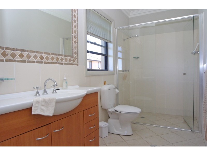 37 Strathwallen Close, Macquarie Links NSW 2565