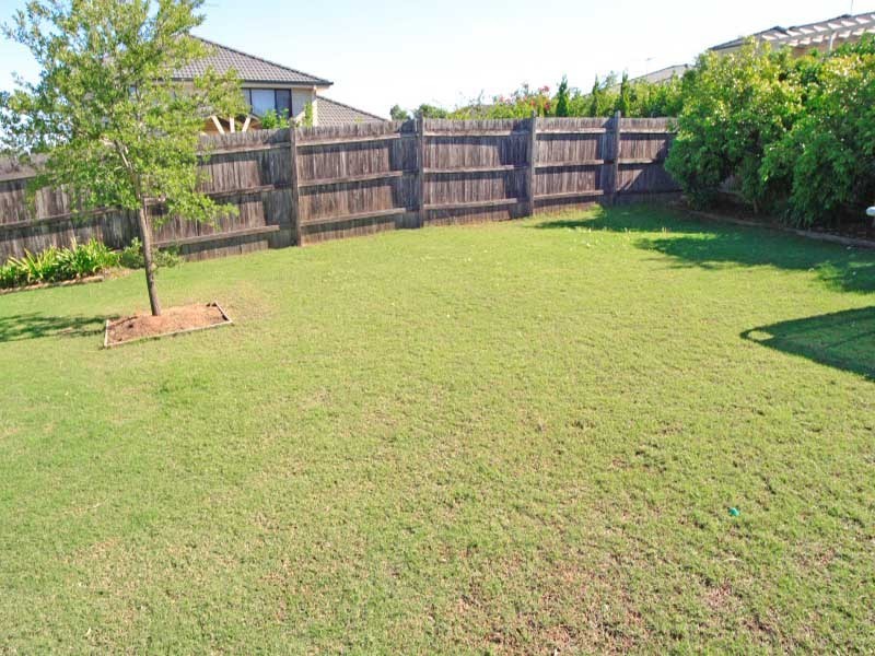 37 Strathwallen Close, Macquarie Links NSW 2565