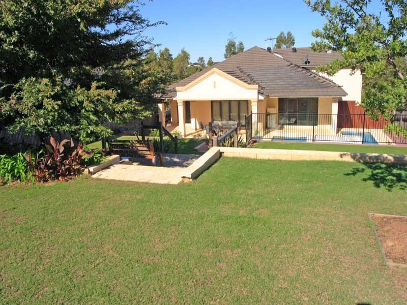 37 Strathwallen Close, Macquarie Links NSW 2565