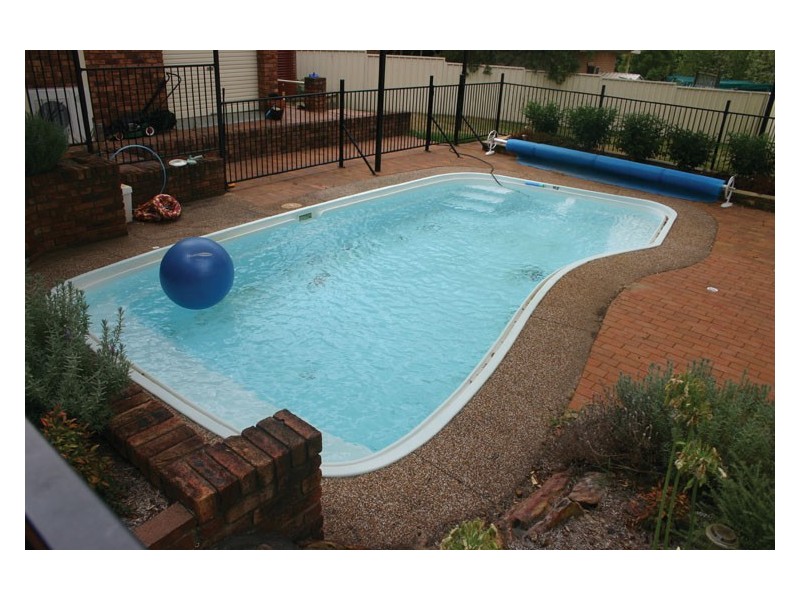 12 Merriman Place, Elderslie NSW 2570