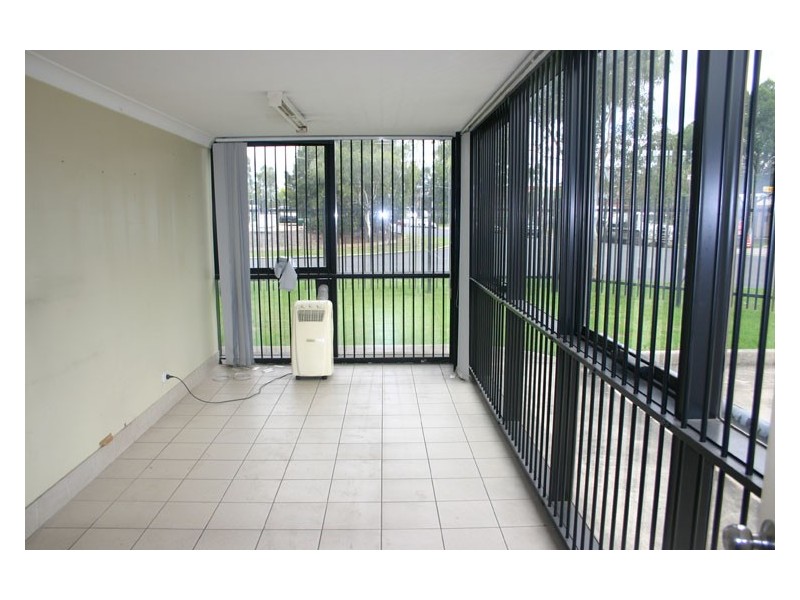 3/11 Stennett Road, Ingleburn NSW 2565
