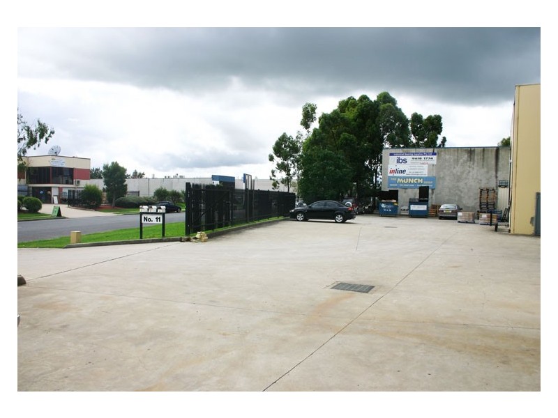 2/11 Stennett Road, Ingleburn NSW 2565