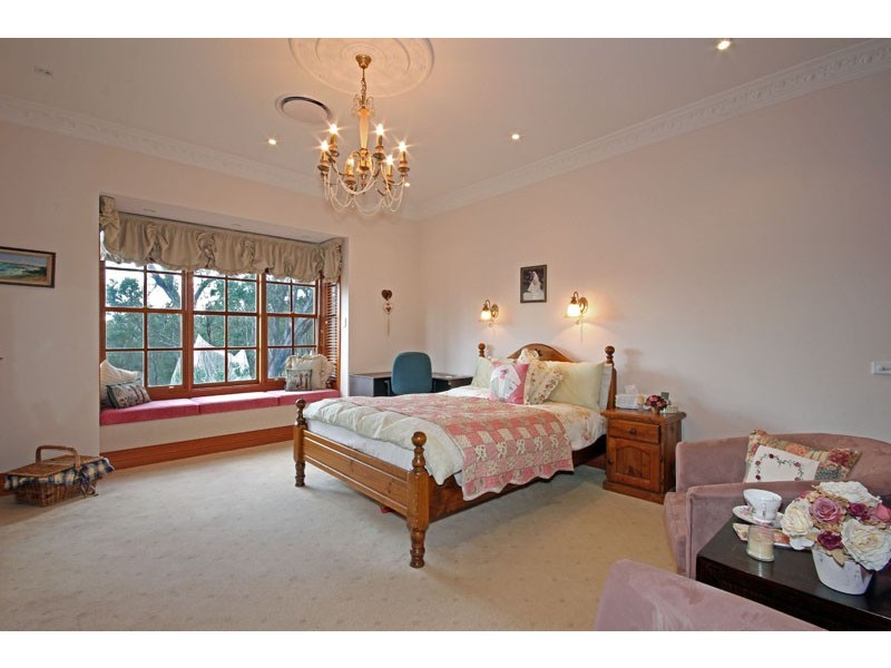 120 Mount View Close, Razorback NSW 2571