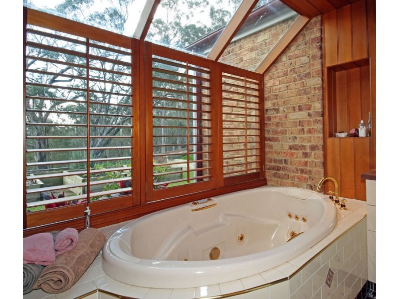 120 Mount View Close, Razorback NSW 2571