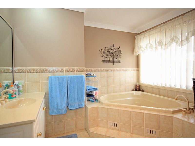 385 Remembrance Driveway, Camden Park NSW 2570