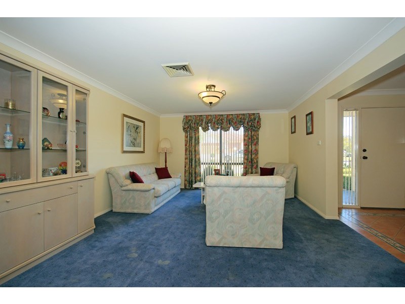 15  Dormer Close, Elderslie NSW 2570