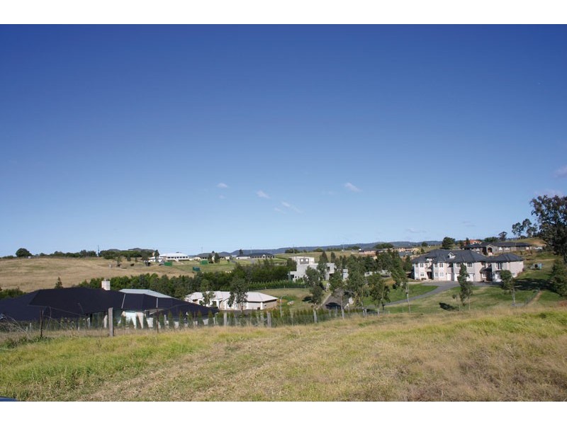 7 Yewens Circuit, Grasmere NSW 2570
