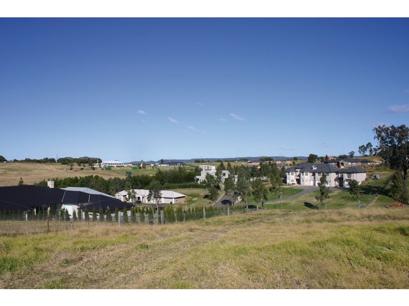7 Yewens Circuit, Grasmere NSW 2570