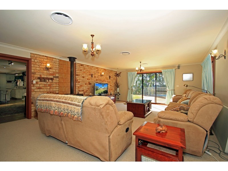 695 Thirlmere Way, Picton NSW 2571