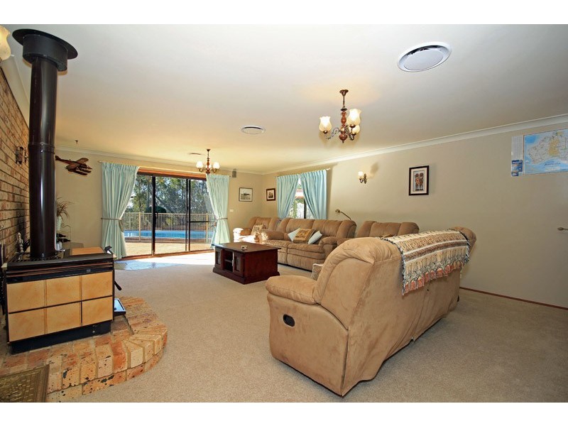 695 Thirlmere Way, Picton NSW 2571