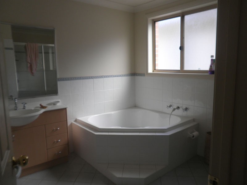 18 Birriwa Circuit, Mount Annan NSW 2567